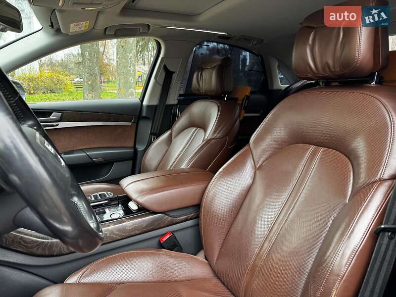 Седан Audi A8 2016 в Києві