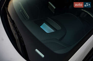 Седан Audi A8 2014 в Львове