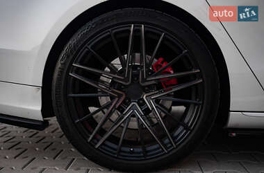 Седан Audi A8 2014 в Львове