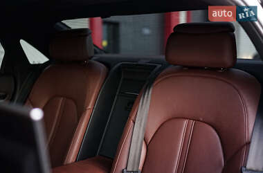 Седан Audi A8 2014 в Львове