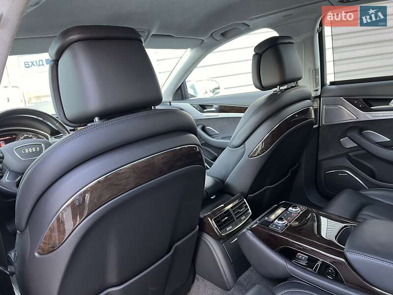 Седан Audi A8 2011 в Києві