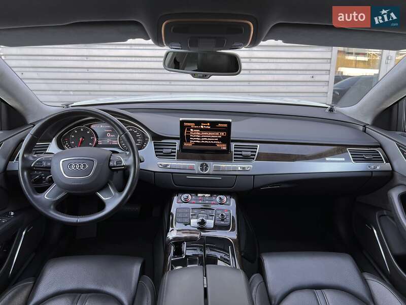 Седан Audi A8 2011 в Києві