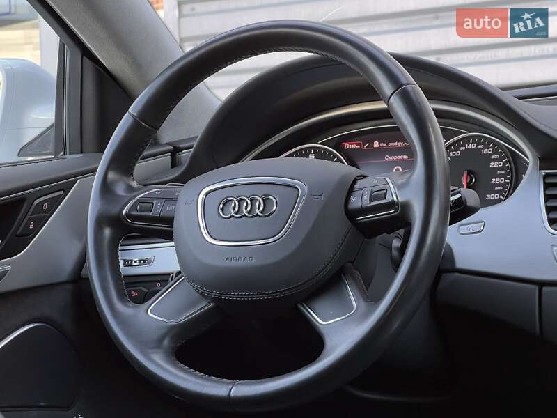 Седан Audi A8 2011 в Києві