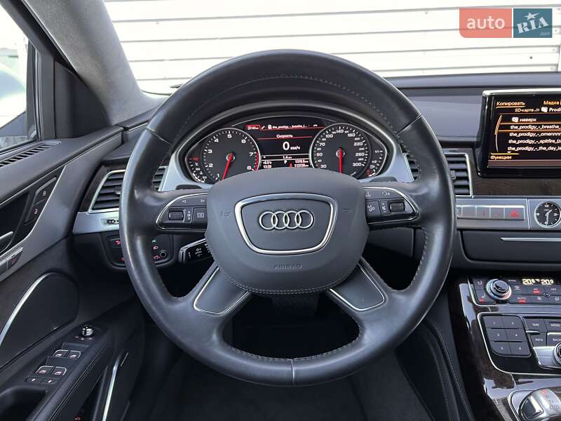 Седан Audi A8 2011 в Києві