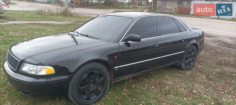 Седан Audi A8 1998 в Путивле