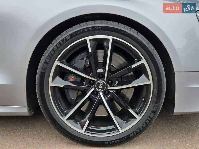 Седан Audi A8 2017 в Києві