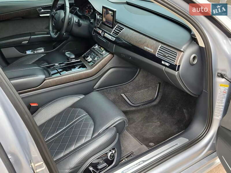 Седан Audi A8 2017 в Києві