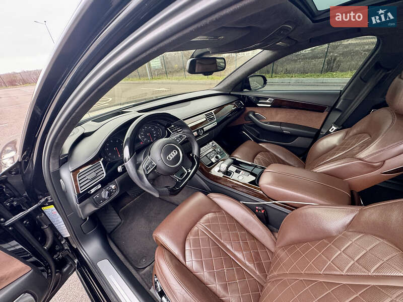 Седан Audi A8 2014 в Рівному