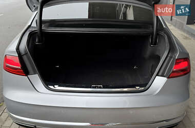 Седан Audi A8 2015 в Киеве