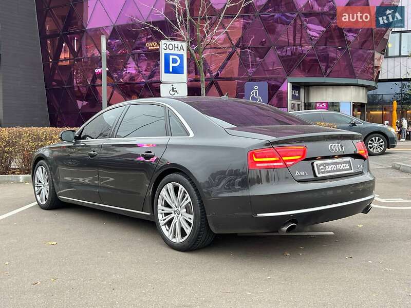 Седан Audi A8 2012 в Києві