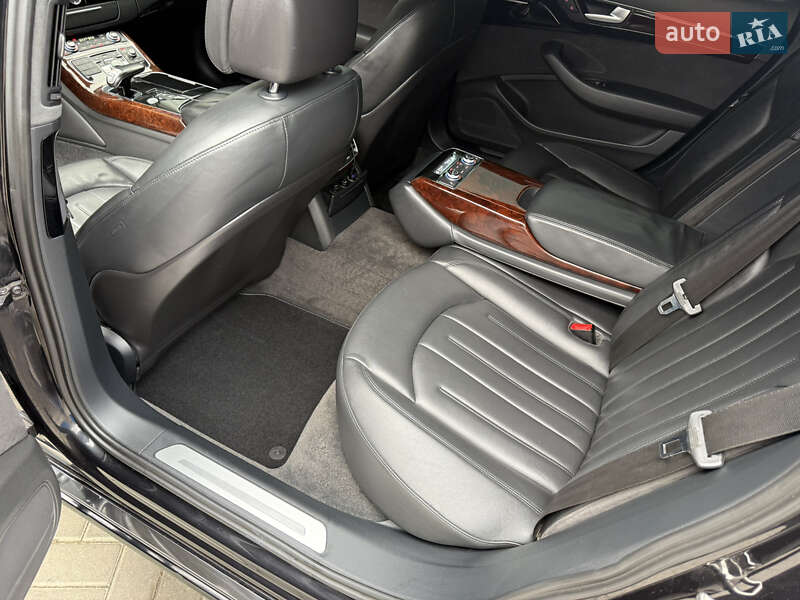 Седан Audi A8 2012 в Николаеве