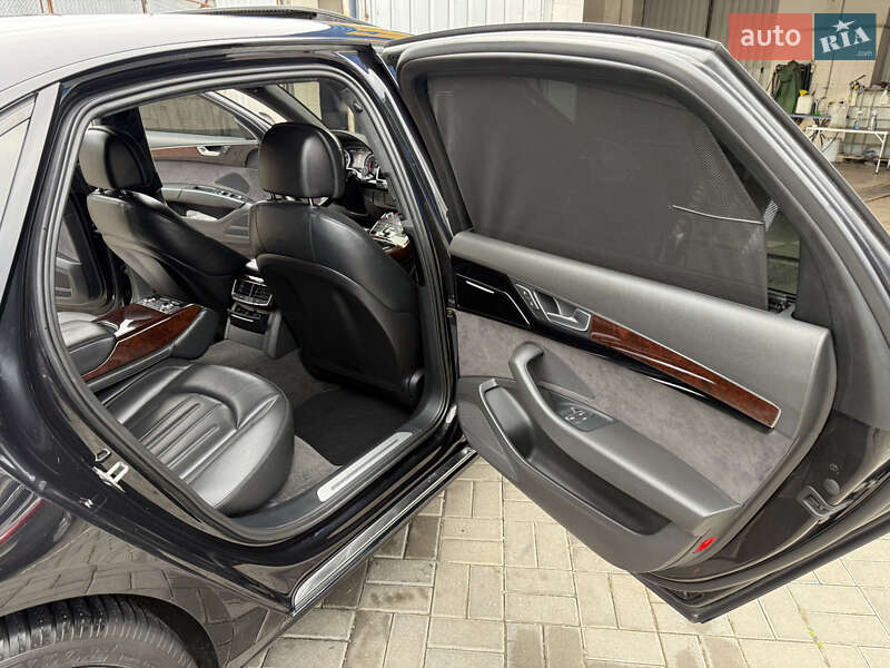 Седан Audi A8 2012 в Николаеве