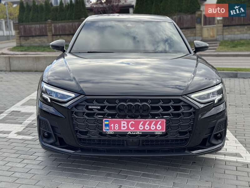 Седан Audi A8 2024 в Ровно