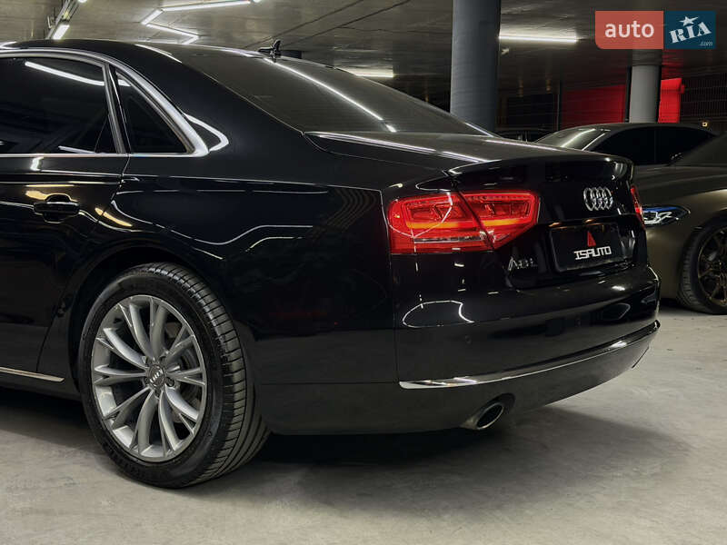 Седан Audi A8 2013 в Одессе