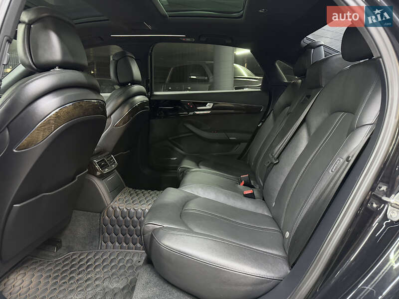 Седан Audi A8 2013 в Одессе