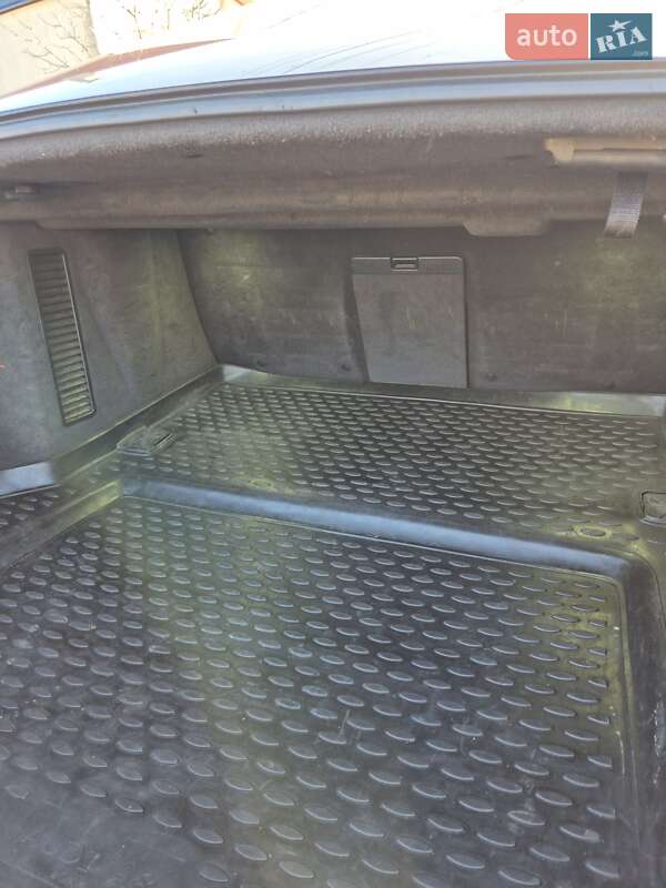 Седан Audi A8 2003 в Хмельницком