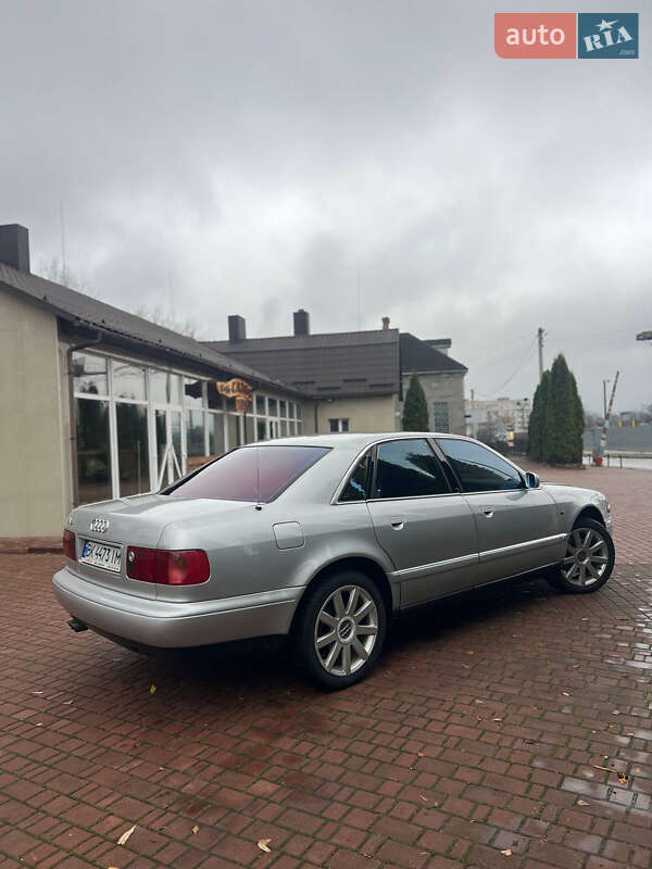 Седан Audi A8 1995 в Костополе