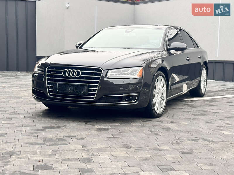 Седан Audi A8 2015 в Костополе