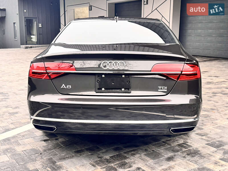 Седан Audi A8 2015 в Костополе