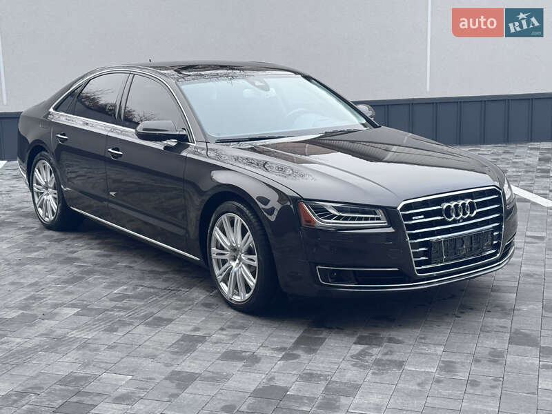 Седан Audi A8 2015 в Костополе