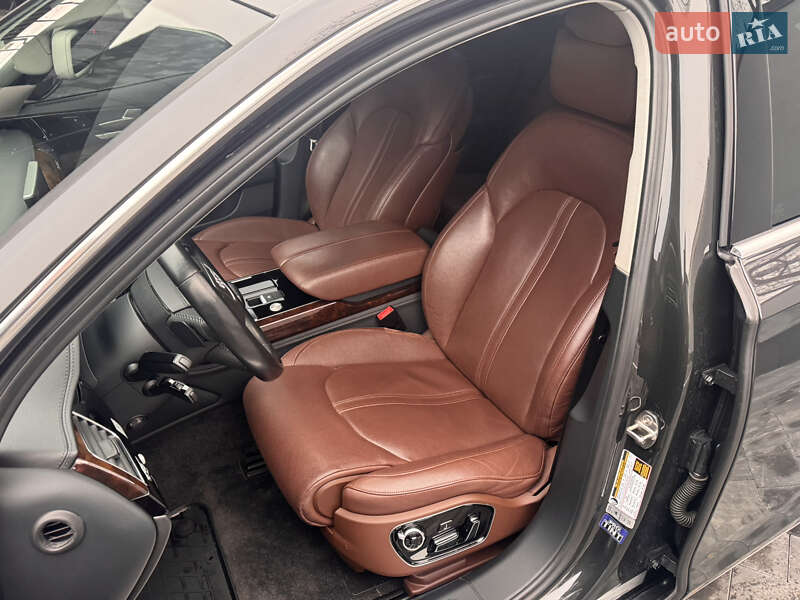 Седан Audi A8 2015 в Костополе