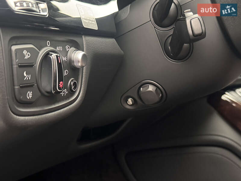 Седан Audi A8 2015 в Костополе