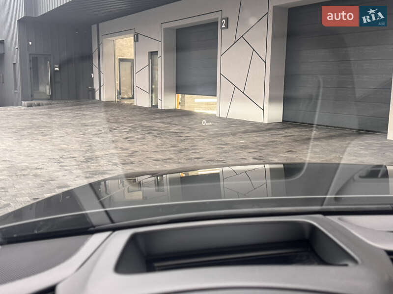 Седан Audi A8 2015 в Костополе