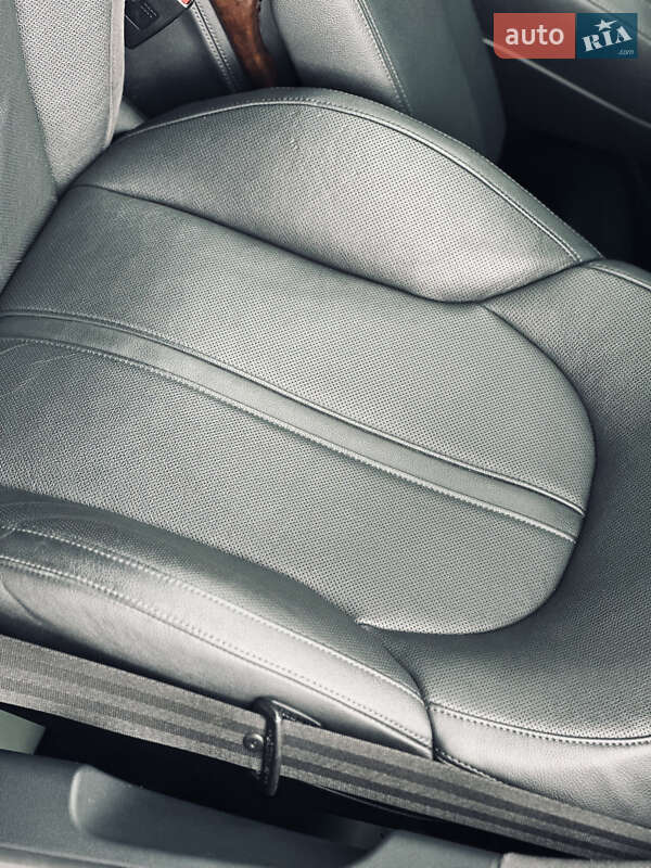 Седан Audi A8 2015 в Кременчуге