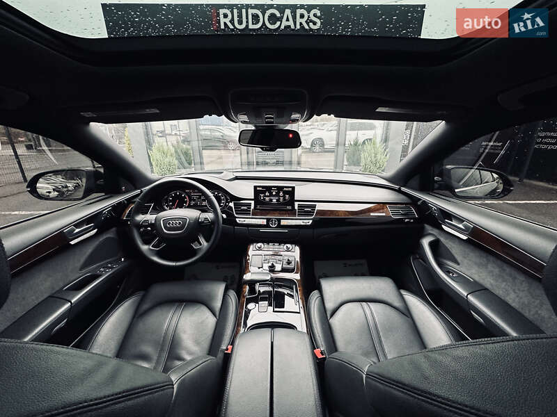 Седан Audi A8 2015 в Кременчуге