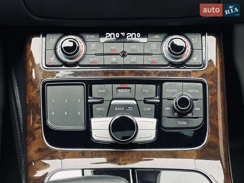 Седан Audi A8 2015 в Кременчуге