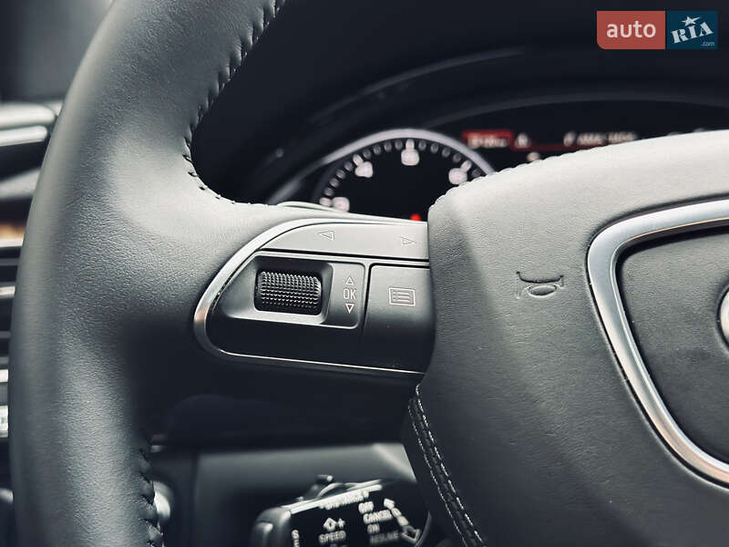 Седан Audi A8 2015 в Кременчуге