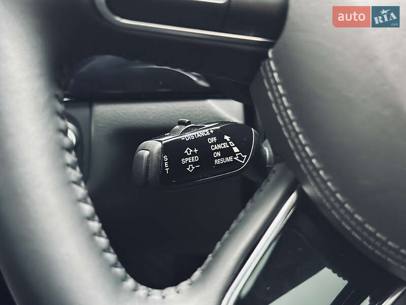 Седан Audi A8 2015 в Кременчуге