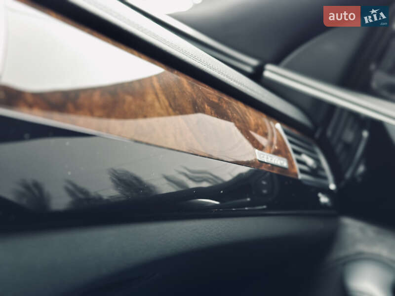 Седан Audi A8 2015 в Кременчуге