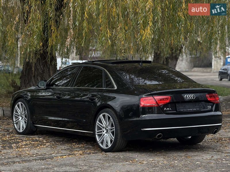 Седан Audi A8 2011 в Ивано-Франковске