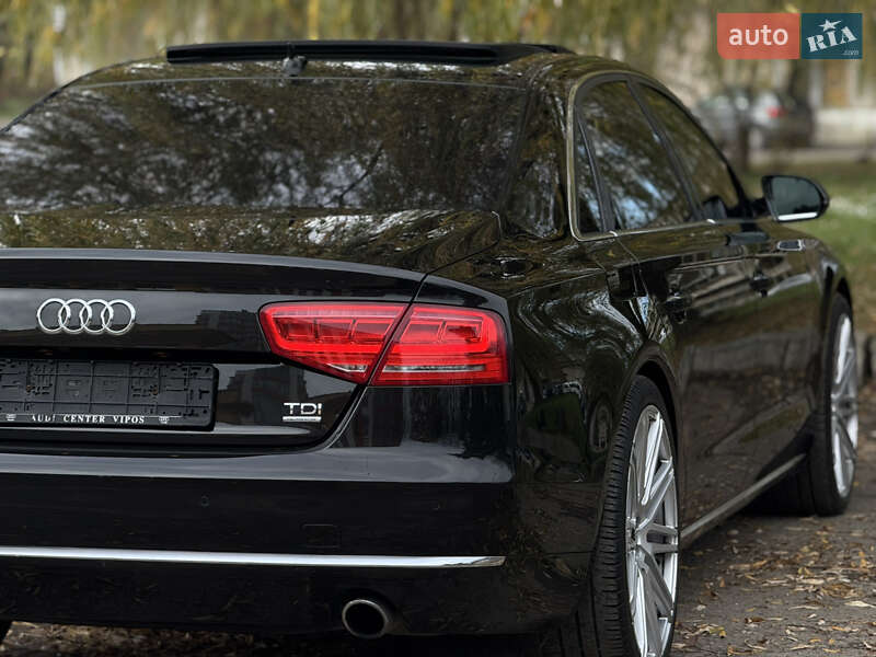 Седан Audi A8 2011 в Ивано-Франковске