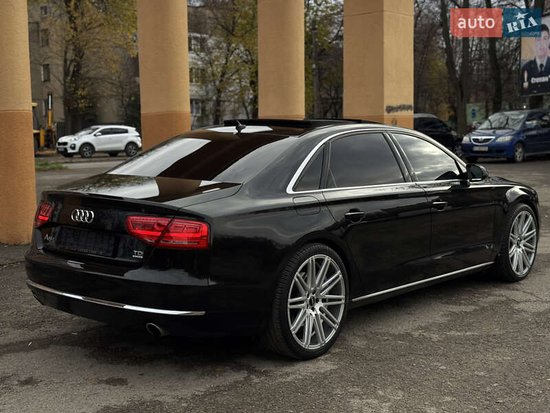 Седан Audi A8 2011 в Ивано-Франковске