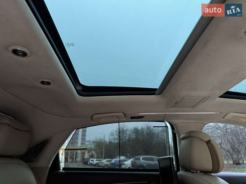 Седан Audi A8 2011 в Ивано-Франковске