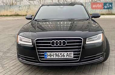 Седан Audi A8 2015 в Одесі