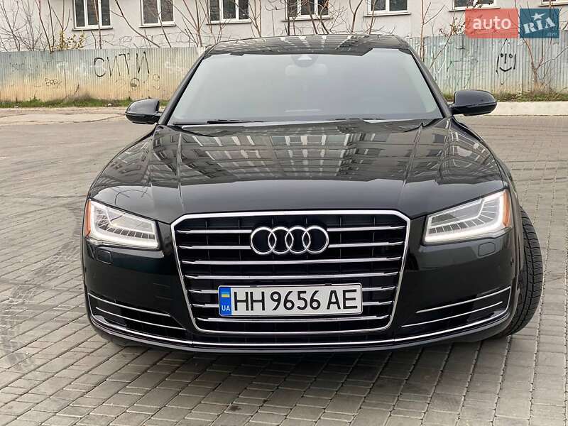 Седан Audi A8 2015 в Одесі