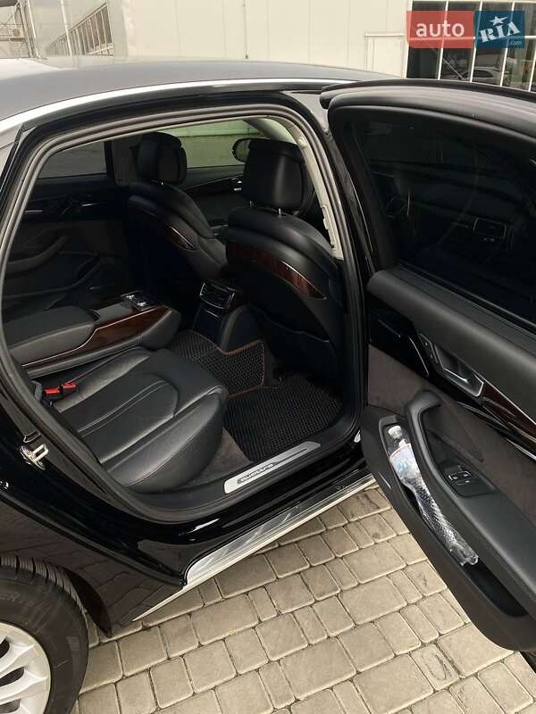 Седан Audi A8 2015 в Одесі
