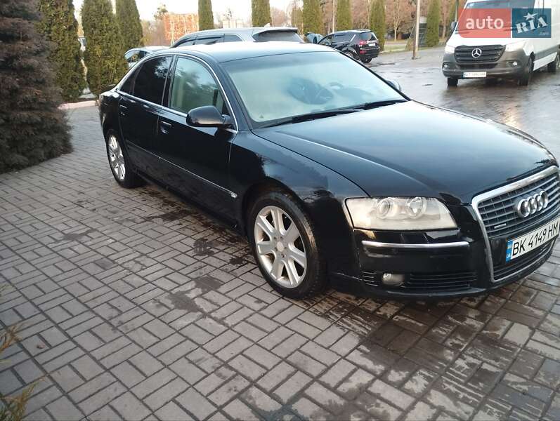 Седан Audi A8 2006 в Ровно