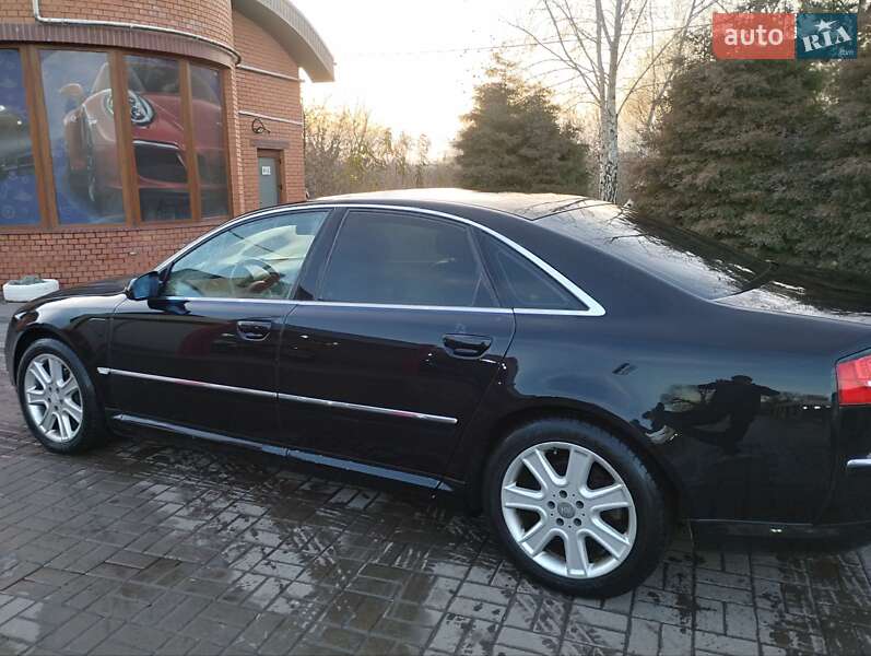 Седан Audi A8 2006 в Ровно