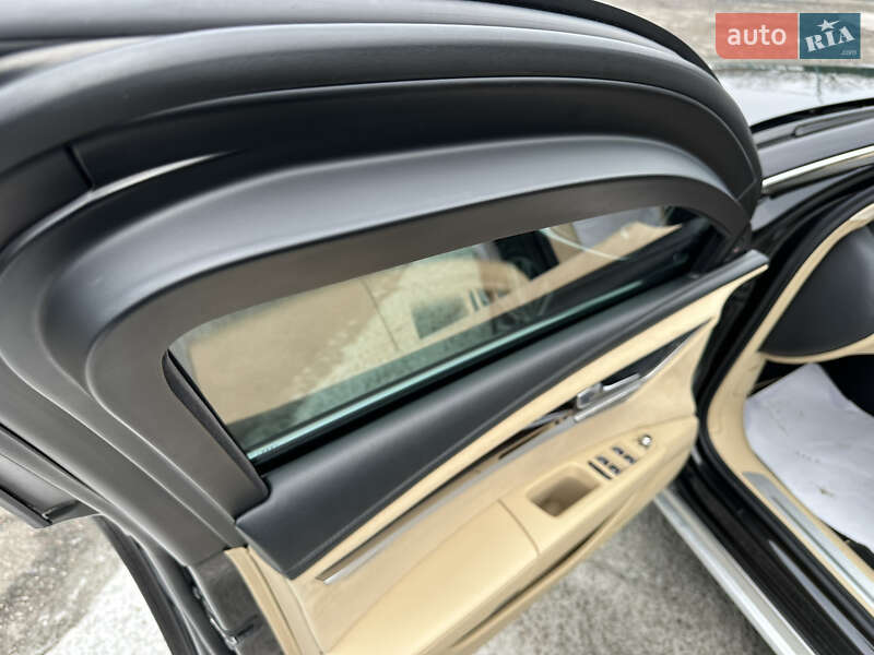 Седан Audi A8 2011 в Киеве