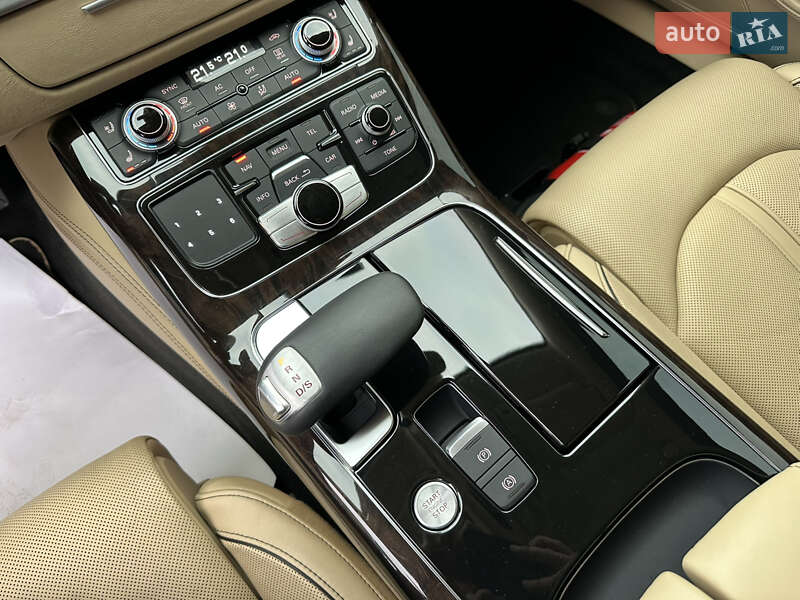 Седан Audi A8 2011 в Киеве