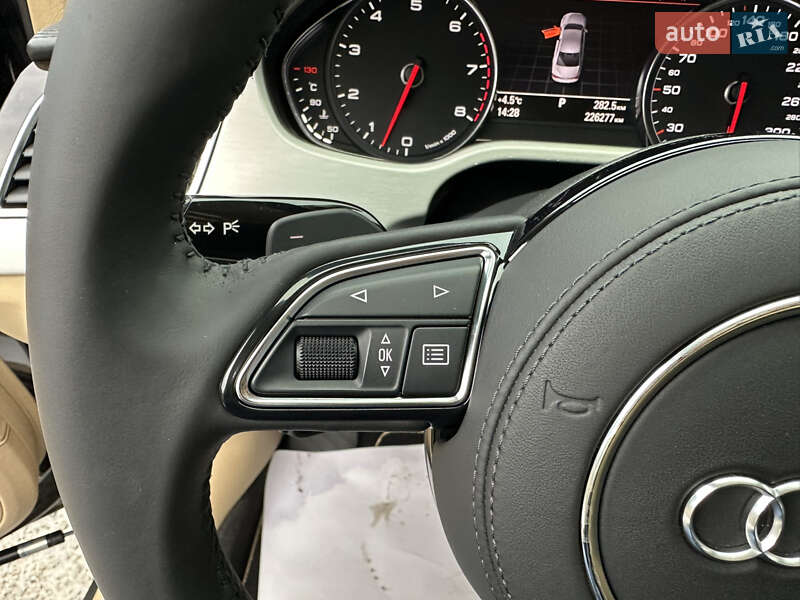 Седан Audi A8 2011 в Киеве