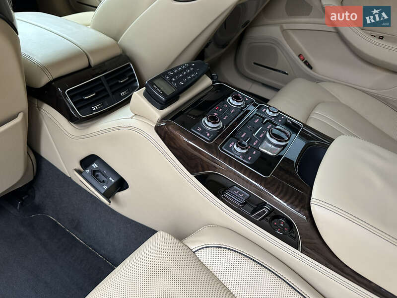 Седан Audi A8 2011 в Киеве