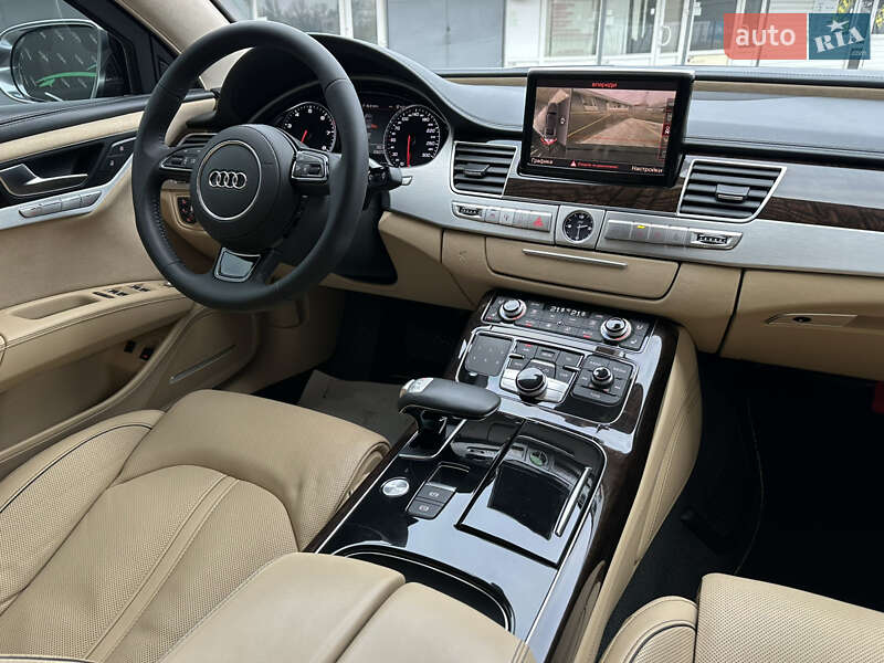 Седан Audi A8 2011 в Киеве