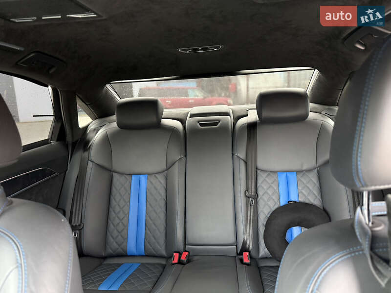 Седан Audi A8 2021 в Львові