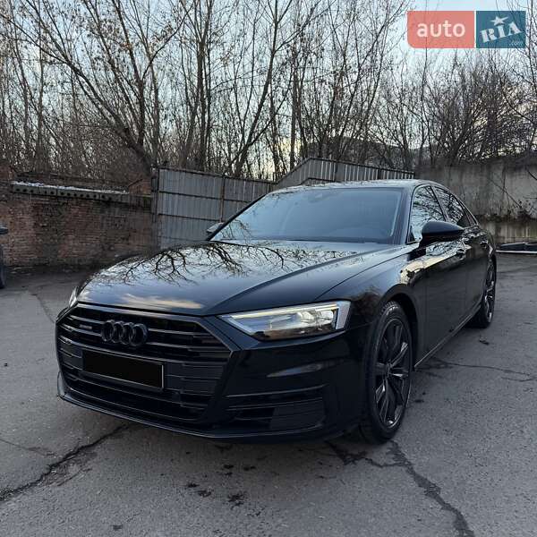 Седан Audi A8 2018 в Рівному