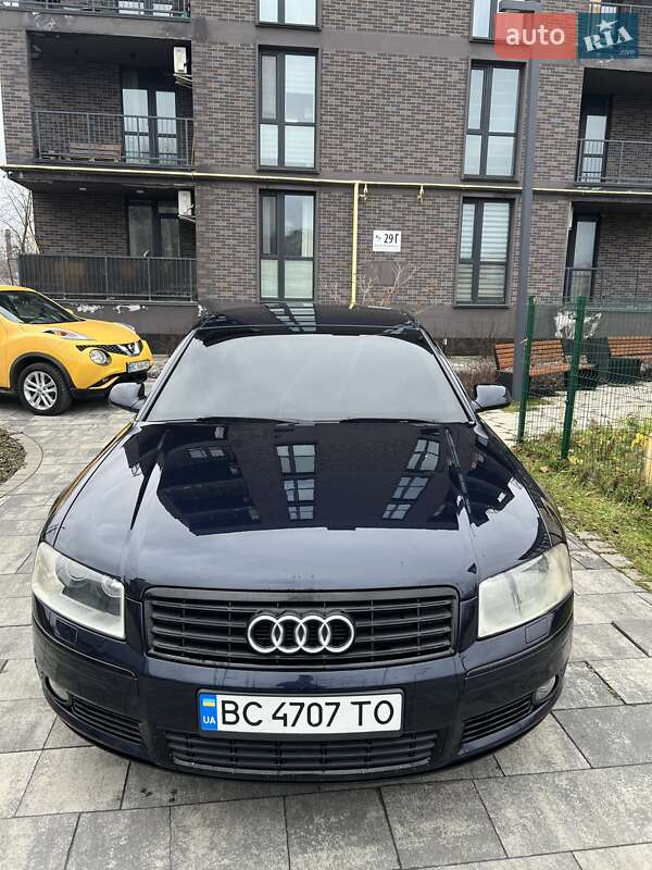 Седан Audi A8 2004 в Львові